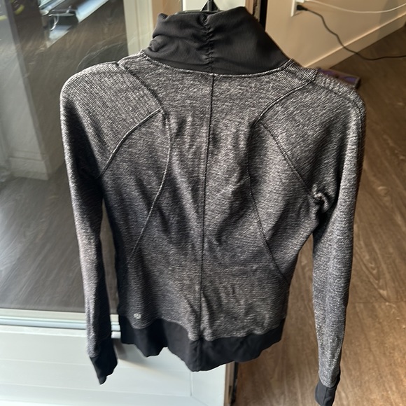 Lululemon sweat shirt - Picture 3 of 5
